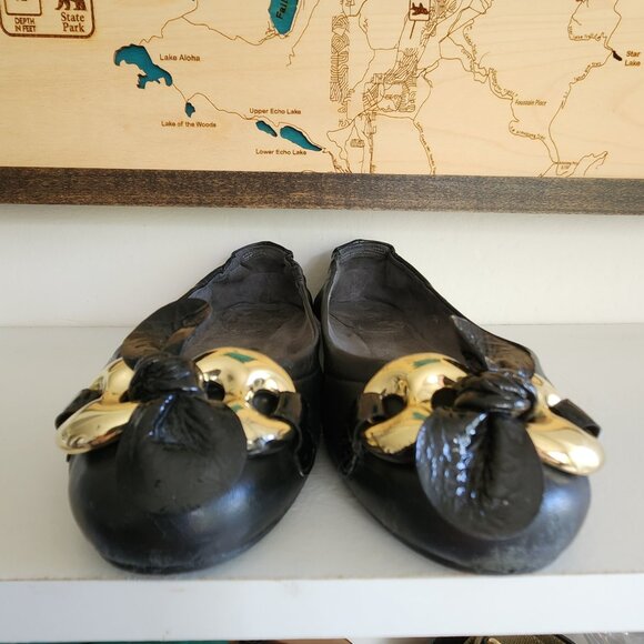 Stuart Weitzman softest leather gold bow/patent leather bow ballet flat shoes 5 - Picture 7 of 13